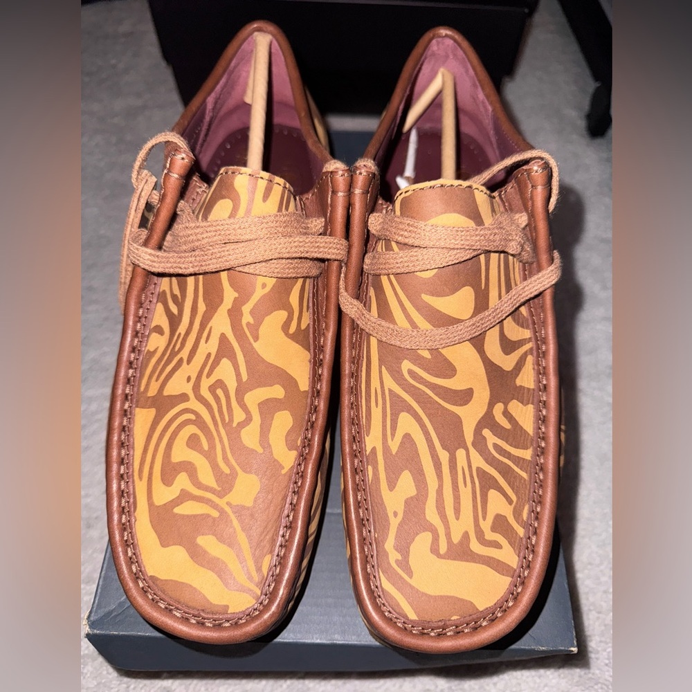 Clarks wallabees wutang size 9